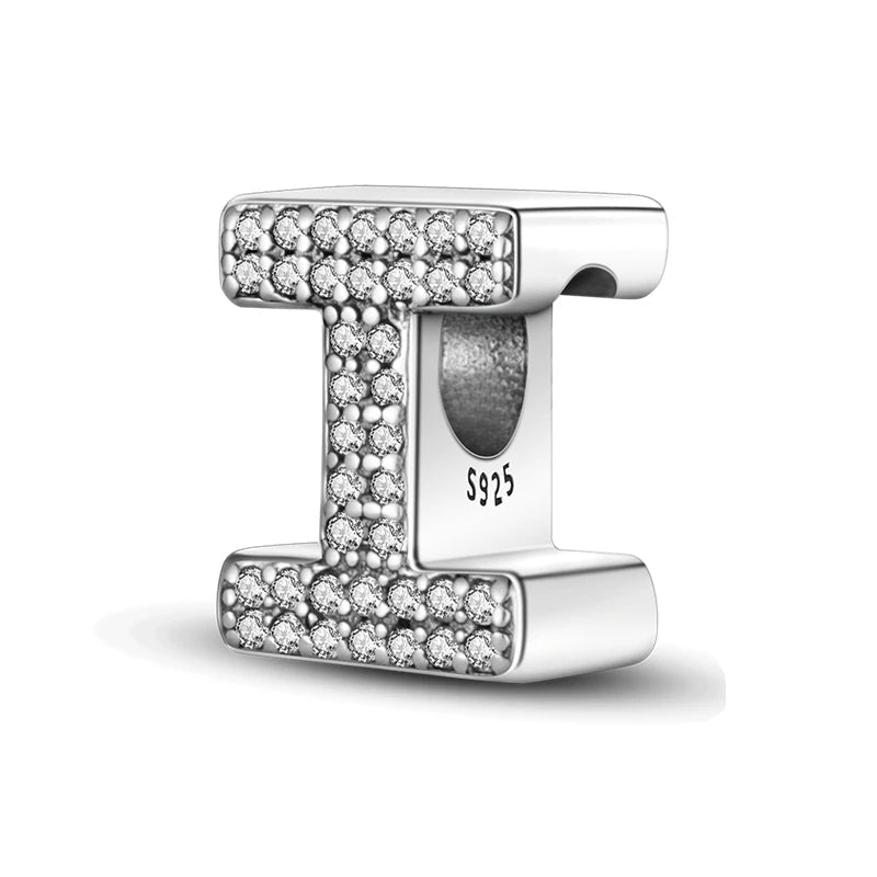 Buchstaben-Charm mit Zirkonia – Personalisierter Anhänger